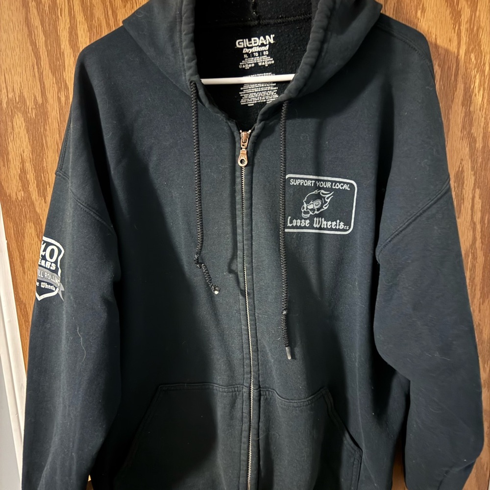 Gildan Black Zip-Up Hoodie with 'Loose Wheels' Patch, XL